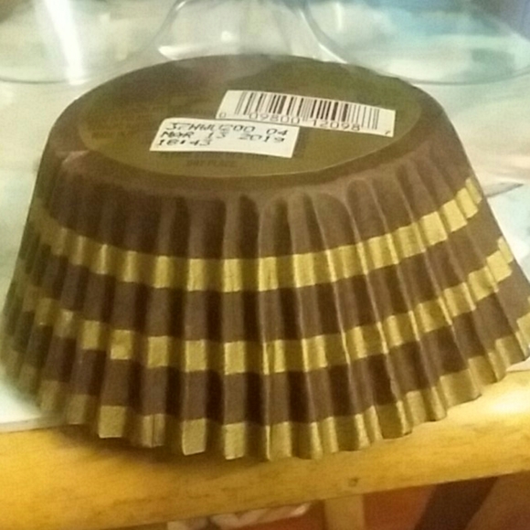 Golden Candy Balls - Picture 6 of 7